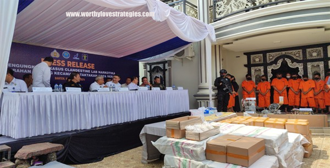 Rumah Mewah Ternyata Pabrik Narkoba